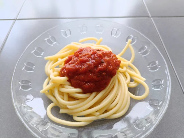 Spaghetti Nouilles Sauce Tomate Sur Assiette Gros Plan — Photo