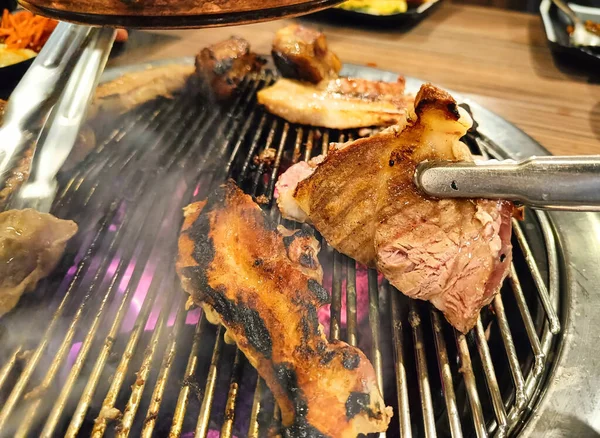 Barbecue Viande Porc Style Coréen Sur Barbecue Charbon Bois Mise — Photo