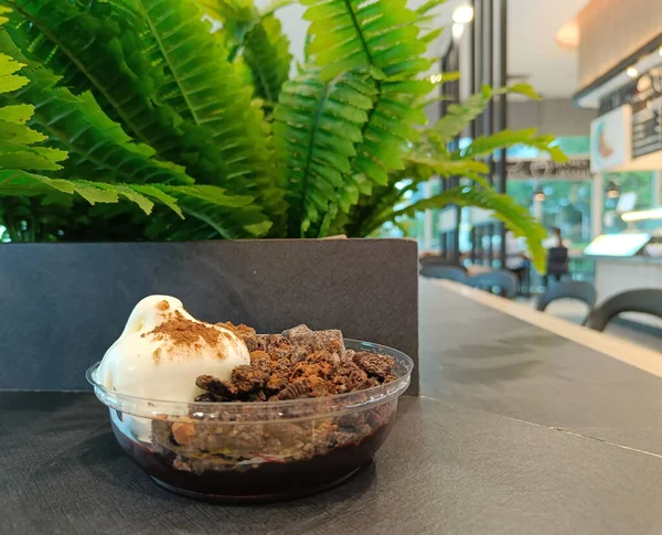 Vanilla Ice Cream Sundae Topping Cookie Brownies Chocolate Cream Blur — Φωτογραφία Αρχείου