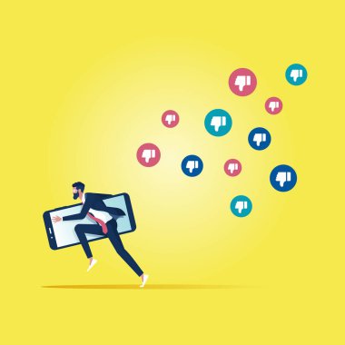 Olumsuz yorum simgelerinden, sosyal ağ pazarlamasından veya sosyal medya onaylamamaktan kaçan iş adamı