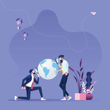 Küresel İş Arama Fırsatı İşadamı dünya haritasında büyüteç tutuyor