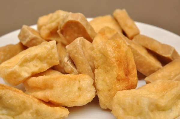 Fried Tofu White Plate Closeup Fried Tofu Table Table Top — Stock Photo, Image