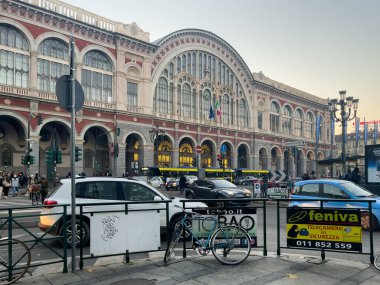 Torino Porta Nuova tren istasyonu