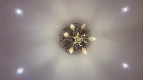 Lustre Clignotant Suspendu Plafond Une Chambre Hôtel Maroc — Video