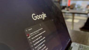 Google aramasında yazan tanınamayan kişi: 5 dakikada nasıl zengin olunur