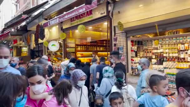 伊斯坦布尔Eminn Kapali Bazaar附近的人群 — 图库视频影像