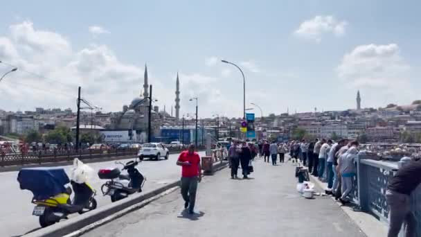 Muchos Pescadores Pie Puente Estambul — Vídeos de Stock