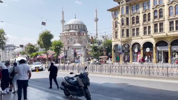 Människor Går Närheten Laleli Moskén Istanbul — Stockvideo