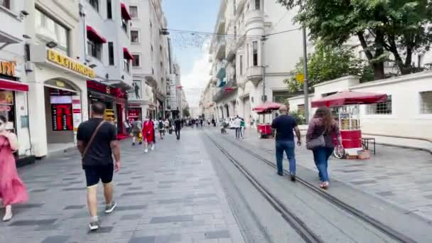Люди Бродят Улицам Стамбула — стоковое видео