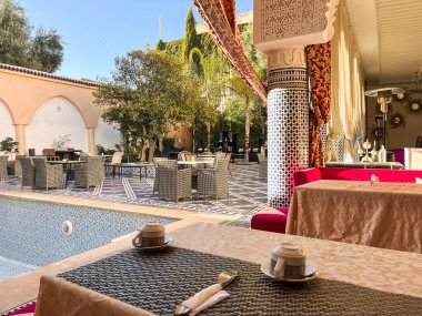 Fas 'ta bir otelde boş kahvaltı masası.