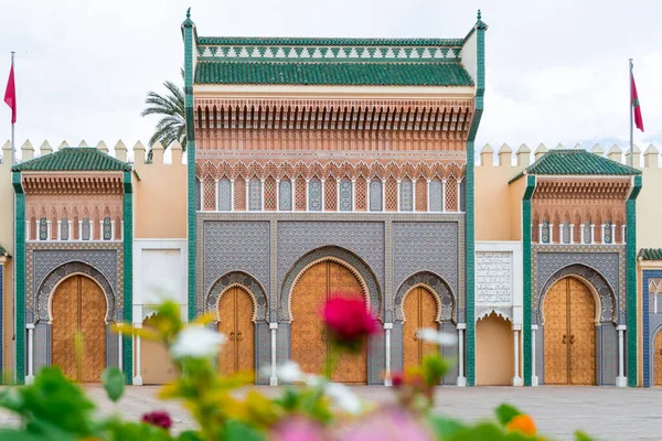 Plantes Floues Devant Palais Royal Dans Ancienne Médina Fès — Photo