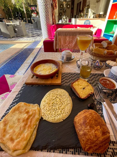 Petit Déjeuner Marocain Dans Riad Luxueux Dans Ancienne Médina Fès — Photo