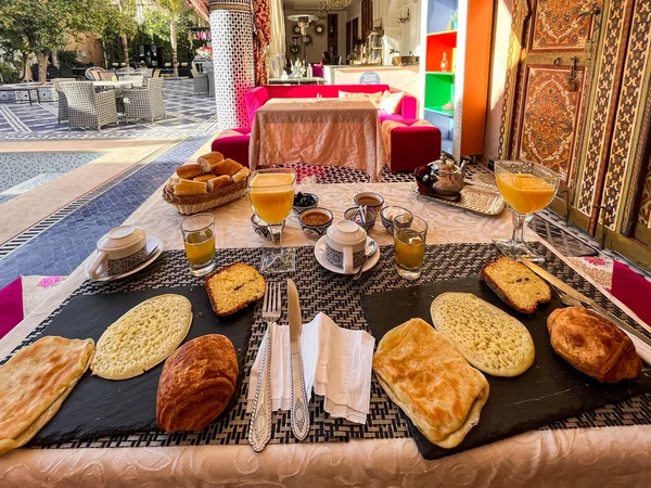 Petit Déjeuner Marocain Dans Riad Luxueux Dans Ancienne Médina — Photo