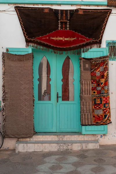 Tapis Faits Main Accrochés Sur Les Portes Moquette Asilah — Photo