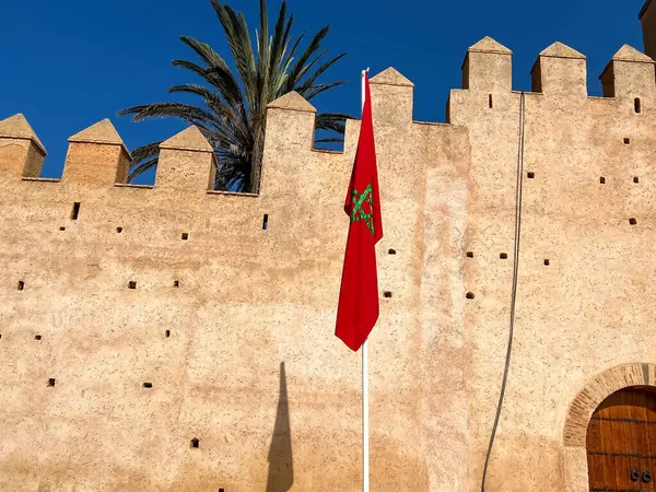 Marokkanische Flagge Mit Alter Zerstörter Festungsmauer Rabat — Stockfoto