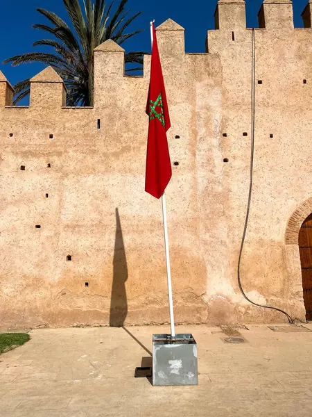 Marokkanische Flagge Mit Alter Zerstörter Festungsmauer Rabat — Stockfoto
