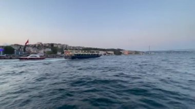 İstanbul Boğazı 'nda ticari feribot gezisi