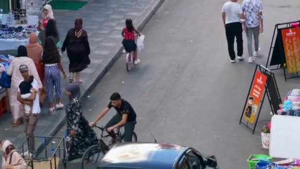 Sacco Gente Che Cammina Strada Marocco — Video Stock