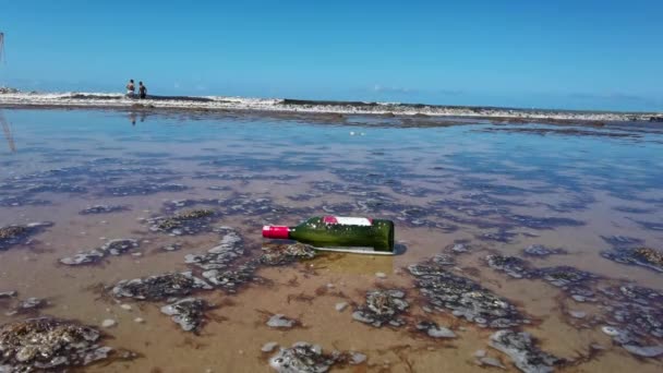 Agua Vidrio Con Alcohol Verde Costa Marruecos — Vídeos de Stock