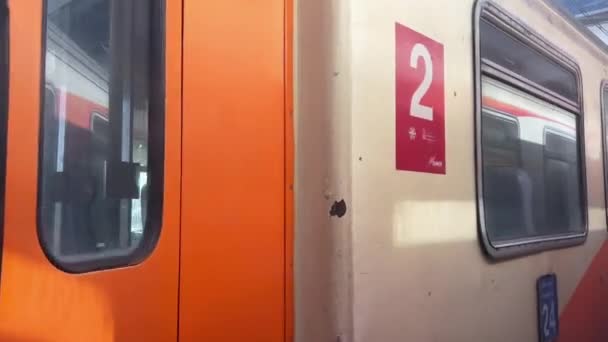 Вид Окна Движущегося Поезда Марокканцев — стоковое видео