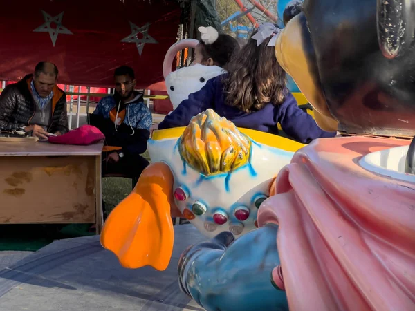 Kinder Genießen Ihre Zeit Kirmespark — Stockfoto