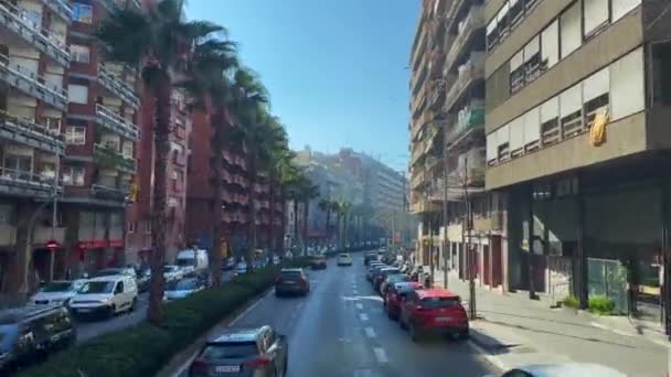 Tour Busz Kilátás Autók Vezetés Barcelonában — Stock videók