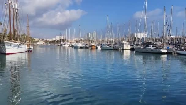 Banyak Perahu Diparkir Pelabuhan Rambla Mar Barcelona — Stok Video