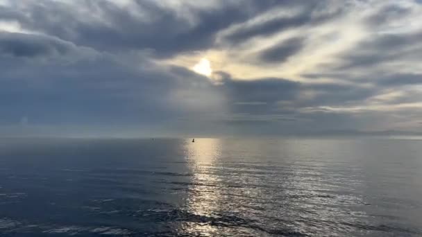 Pov Beelden Van Een Zonsondergang Reflectie Boven Middellandse Zee — Stockvideo