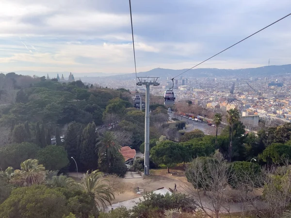 Letecký Pohled Lanovky Pohybující Nad Městem Barcelona — Stock fotografie