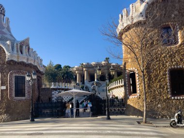 Park Guell 'de alışılmadık mimari tarzlı bina