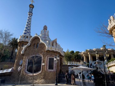 Park Guell 'de alışılmadık mimari tarzlı bina
