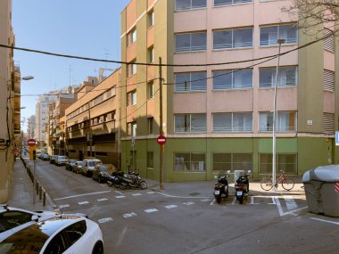 Barcelona caddelerinde otobüs manzarası