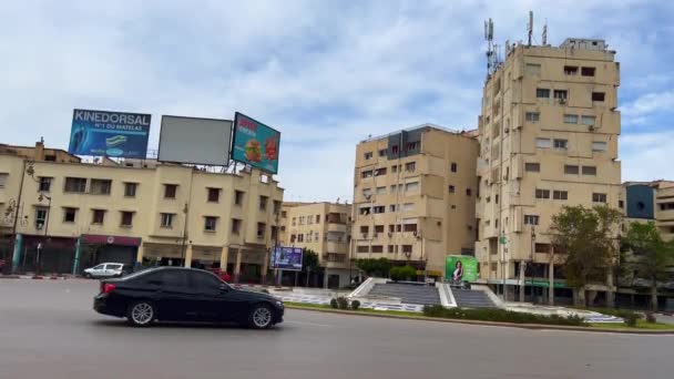 Coches Conducción Centro Ciudad Fez — Vídeo de stock