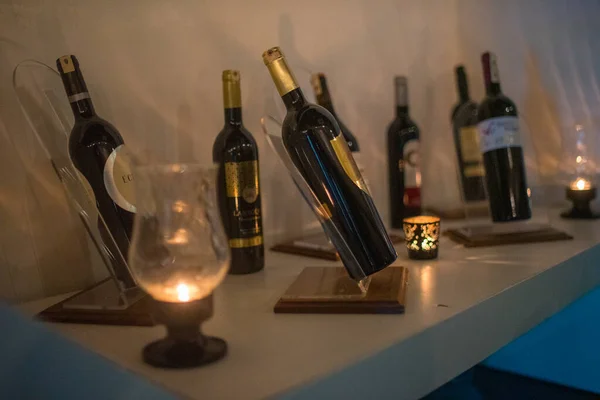 Anggur Yang Berbeda Botol Restoran Mewah — Stok Foto