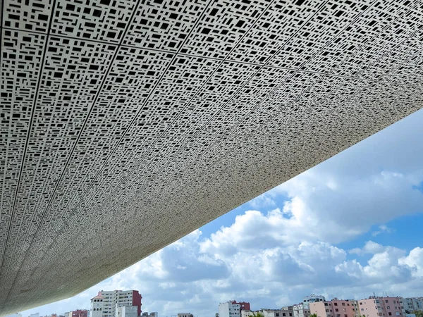 Casa voyageurs tren istasyonunun modern işareti.