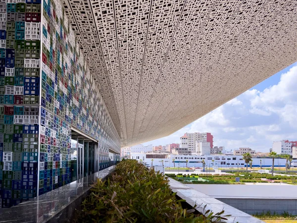 Casa voyageurs tren istasyonunun modern işareti.