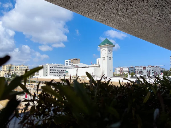 Casa voyageurs tren istasyonundan cami minare manzarası