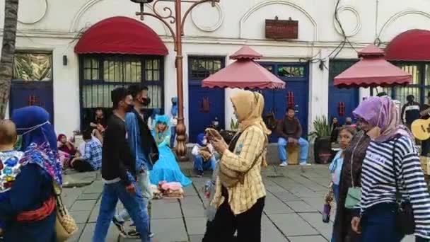 Mensen Lopen Straat Van Oude Binnenstad Van Jakarta — Stockvideo