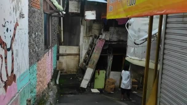 Few Women Chilling Out Poor Neighborhood Jakarta — Stock Video