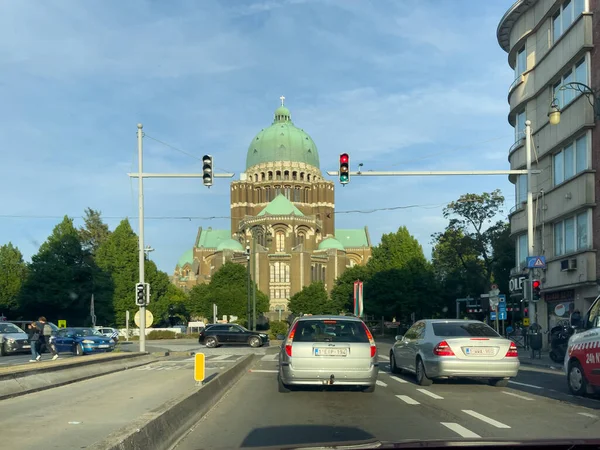 Voitures Conduisant Vers Basilique Nationale Cœur Sacré Bruxelles — Photo