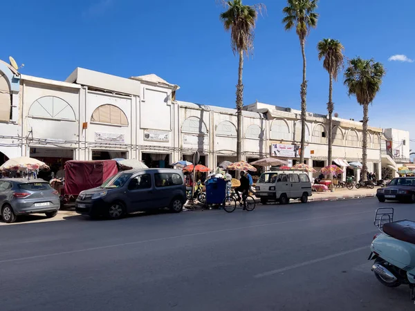 Небагато Автомобілів Припаркованих Узбіччі Дороги Марокко — стокове фото