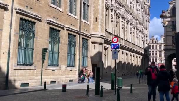 Turistas Paseando Por Las Calles Bruxelles — Vídeos de Stock