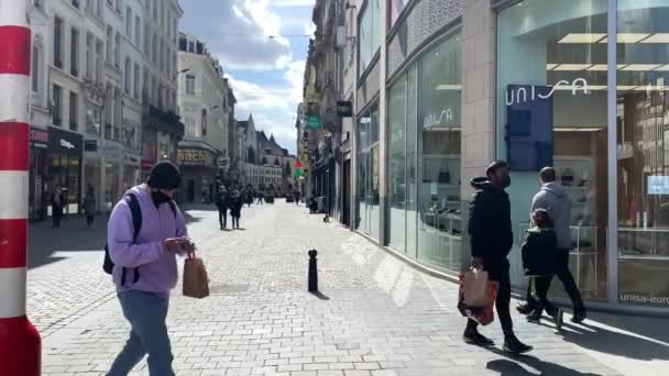 Les Gens Qui Traînent Bruxelles — Video