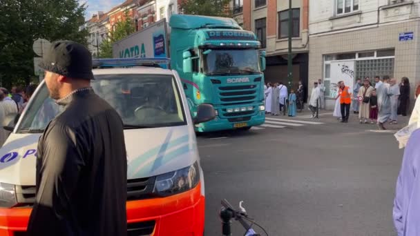 Muslim People Walking Streets Bruxelles Eid Adha Celebration — Stok video