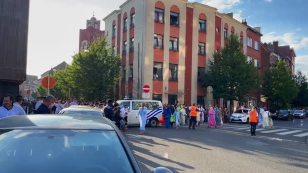 Muslim People Walking Streets Bruxelles Eid Adha Celebration — ストック動画