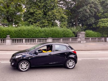 Bruxelles 'de araba sürüyor.