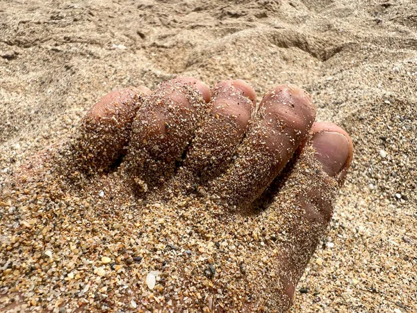 Closeup Shot Man Foot Sandy Beach — Fotografia de Stock