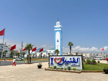 Arapça yazı işaretiyle yazılmış Fnideq yazılarını seviyorum. 