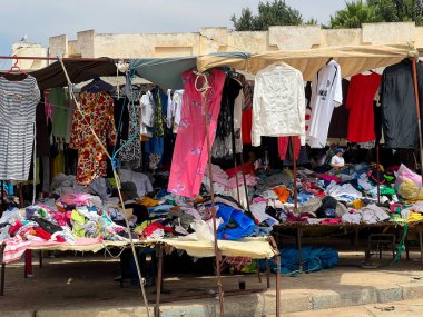 Fas 'ta ikinci el giysi pazarı