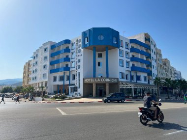 Fnideq 'teki La Corniche Oteli' nin dışı.